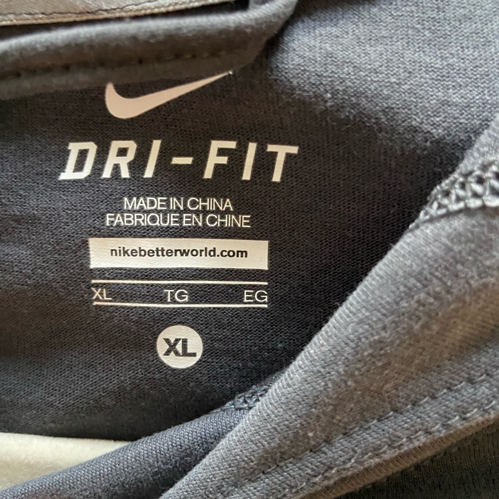 Nike grey Dri-Fit - Picture 3 of 3